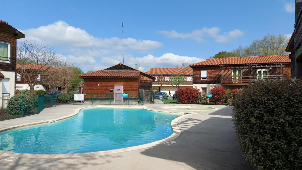 Appartement, 4 pers, jardin terrasse sans vis-à-vis, kit bébé possible, 50m du bord du lac d'Aureilhan, H36 Aureilhan (Landes) Exterior foto